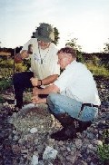 Toivo och Kalle hugger sten